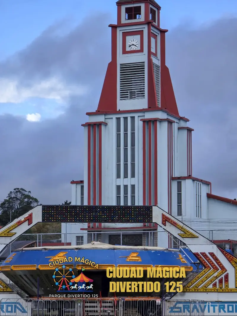 Que hacer hoy en Costa Rica: Viví la gran fiesta en Taras con juegos mecánicos, música en vivo, comida y diversión para toda la familia.